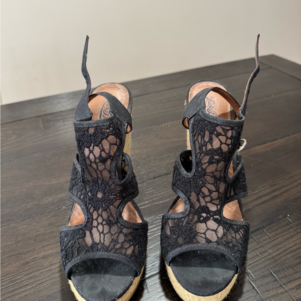 Lucky Brand Black Lace Women’s Wedge Sandals